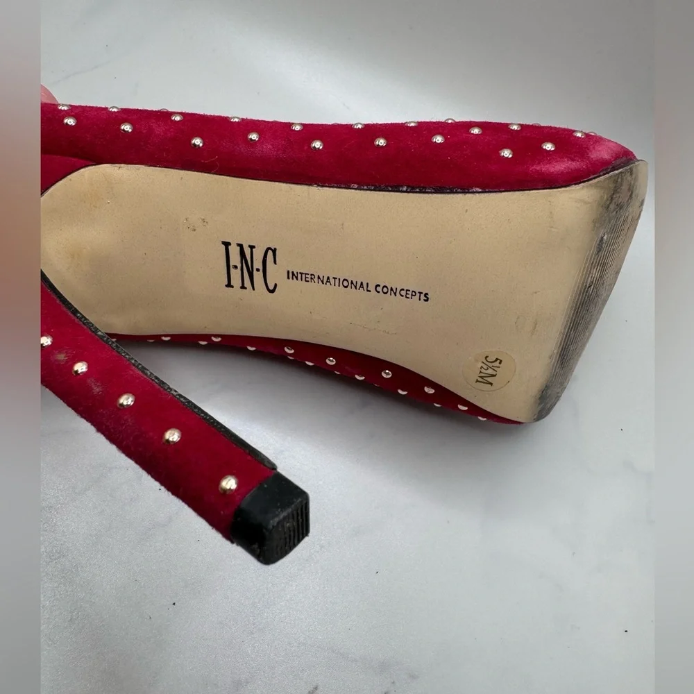 INC Red heels Perfect for the Holidays 5 1/2 - Picture 3 of 6
